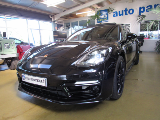 PORSCHE PANAMERA 4